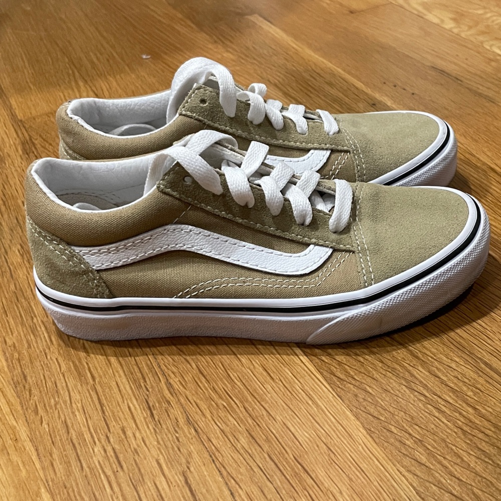 Vans Little Kids Old Skool Sneaker, Beige and White. (Worn only once!) - Picture 5 of 7
